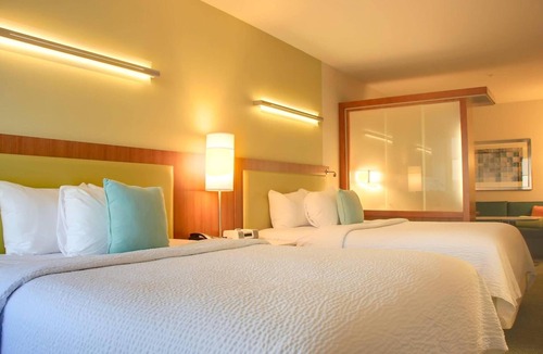 Moosic Hotel | SpringHill Scranton | Queen w/Sofa | Firepit + Pool, Hot Breakfast | 2 Units