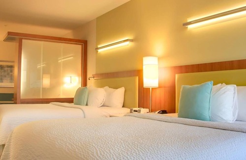 Moosic Hotel | SpringHill Scranton | Queen w/Sofa | Firepit + Pool, Hot Breakfast | 2 Units