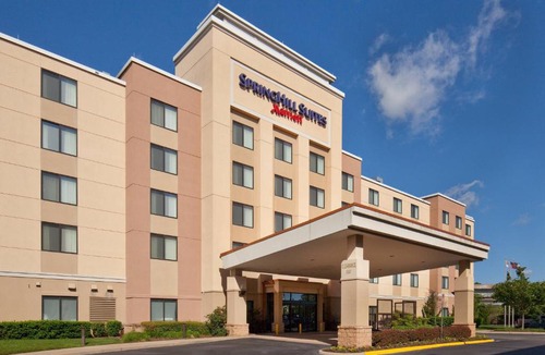 Greenbrier East Hotel | SpringHill Suites Chesapeake Greenbrier