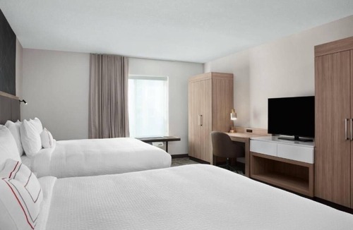Florida Central Atlantic Coast Hotel | SpringHill Suites | Queen Suite | Close to Airport & Convention Center