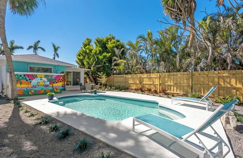 Ringling Estates House | St Armands Mid Century Rad Pad with Pool
