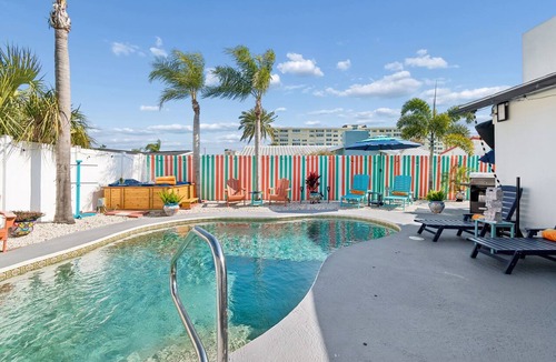 Madeira Beach House | "St. Pete Traveling Paradise - 3 min to Beach Heated Pool, Hot Tub & Game Room".