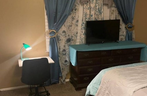 Walsingham House | St.Petersburg/Seminole/Largo Home w/pool, 6mns to beach/fishing/golfing/parks.