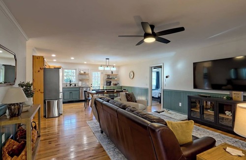 Clayton House | Starlight Ridge: Scenic Views, Cozy Mountain Stay