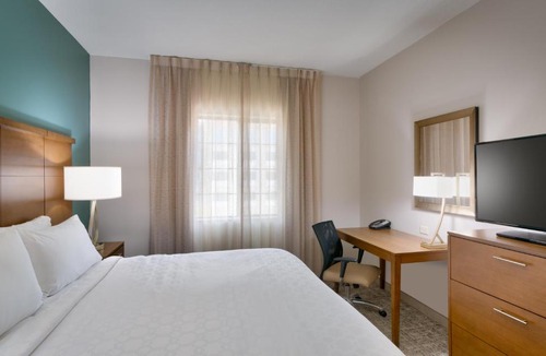 Gainesville Hotel | Staybridge Suites - Gainesville I-75 by IHG