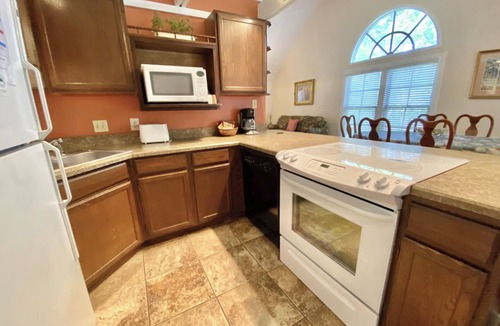 Steinhatchee Cottage | Steinhatchee Landing - Victorian Cottage 9 Upstairs