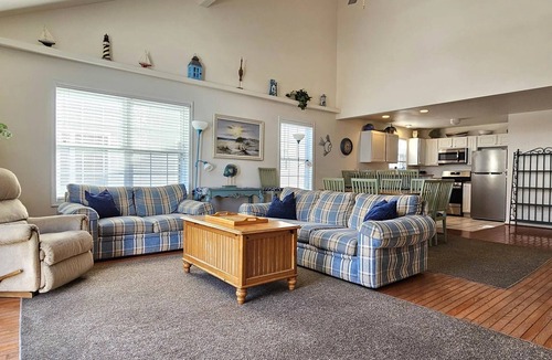 Wildwood House | STEPS FROM BOARDWALK: 5 Bedroom, 3 Bath Home in Wildwood. Perfect for Families!
