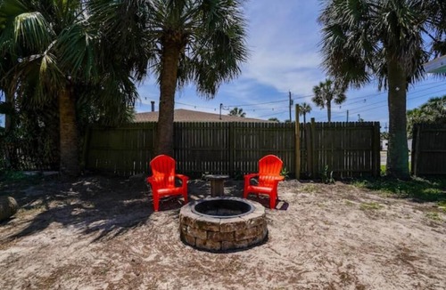 Bahama Beach Apartment | Steps from the Beach! Your PCB Cottage Awaits! - C