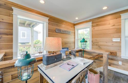 Emerald Isle House | Steps to Beach: Bright Emerald Isle Retreat