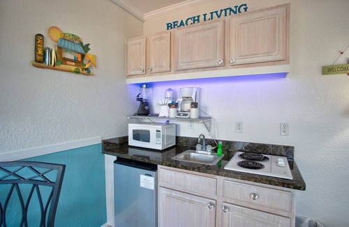 Redington Beach Condo | Steps to Beach, King Bed, Grill, Parking, Near Shops & Dining. +Tickets to Top Attractions Daily