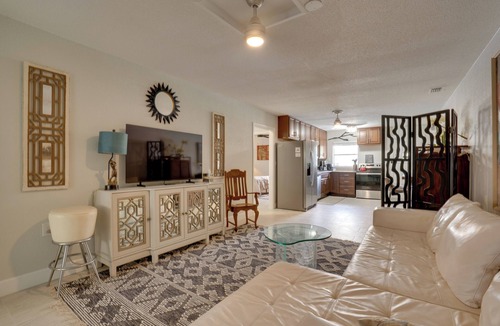 Redington Shores Cottage | Steps to Gulf: Updated Duplex in Redington Shores!
