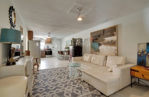 Redington Shores Cottage | Steps to Gulf: Updated Duplex in Redington Shores!