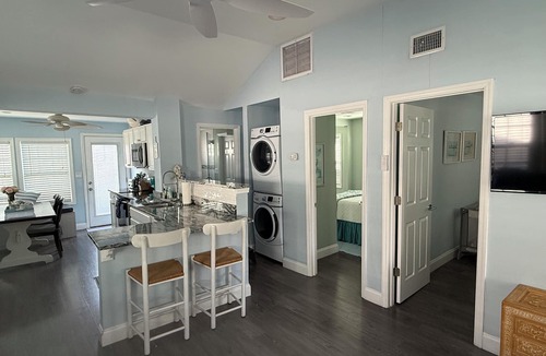 Jacksonville Beach Cottage | Steps to Ocean + Fenced Yard: Twin Palms Cottage