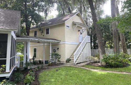 Olde Town Apartment | Steps to Riverfront: Dtwn Bluffton Studio!