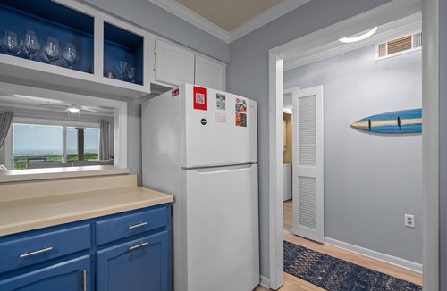 Caswell Beach Condo | Stingwray Cove: Cozy 2-Bedroom Oceanfront Condo w/Community Pool
