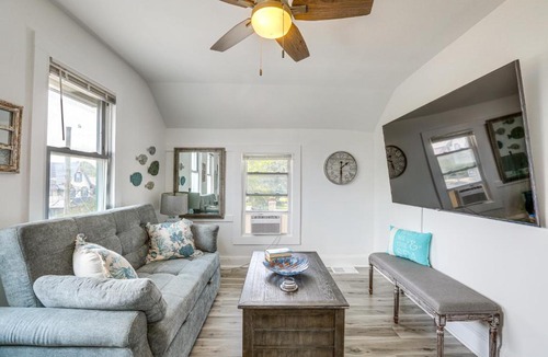 Ocean Grove Apartment | Stroll to Ocean Grove Boardwalk & Beach: Sleek Apt