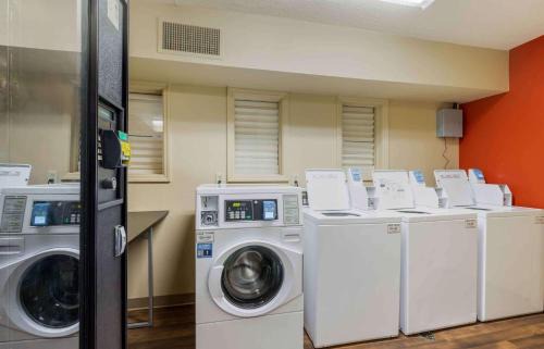 Greenville Hotel | Studio 6 Suites Greenville, SC - Haywood Mall