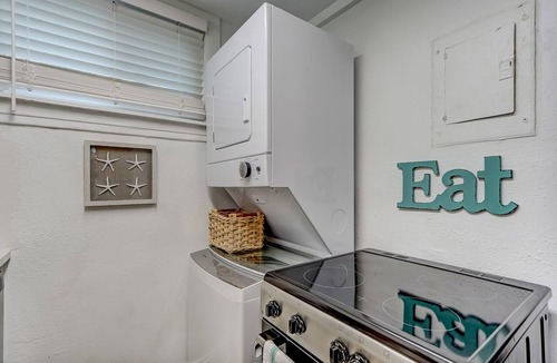 Jacksonville Beach Apartment | Studio | Common Space/1BA