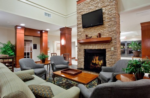 Chesapeake Apartment | Studio | Free Breakfast. Indoor Pool & Hot Tub.