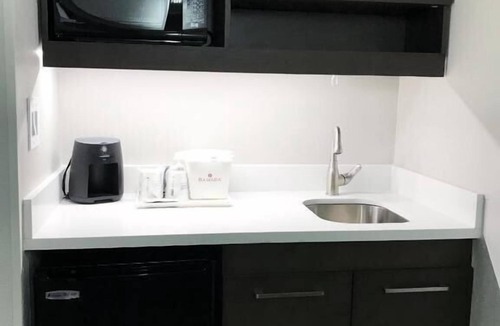 Airport North Apartment | Studio Suite Near Oracle ORL