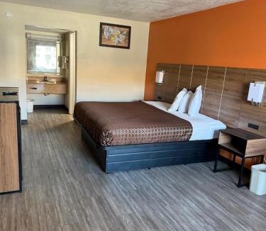 South Norfolk Hotel | Studios 4 Less Chesapeake