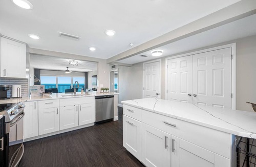Madeira Beach Condo | 🐬Stunning 2BR Beachfront Condo with Gulf Views & a Gorgeous Pool!– Ocean Sands Unit 903🐬