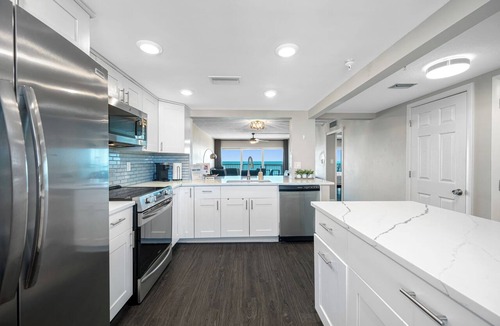 Madeira Beach Condo | 🐬Stunning 2BR Beachfront Condo with Gulf Views & a Gorgeous Pool!– Ocean Sands Unit 903🐬