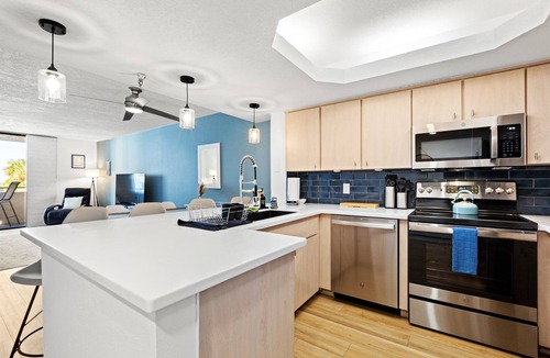 Hudson Condo | Stunning 3/2, Waterfront, sleeps up to 7,#211