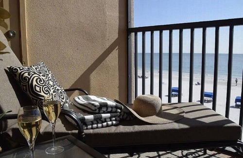 Madeira Beach Condo | Stunning 3 bed/2 bath beachfront condo in Madeira Beach, FL