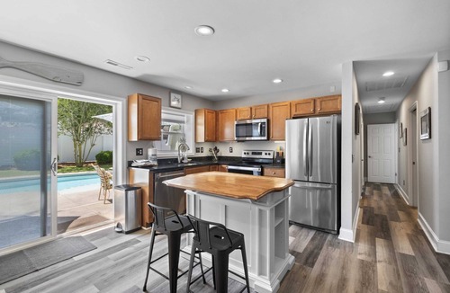 Folly Field House | Stunning Beach Home/Private pool with large backyard/7 Min walk to beach