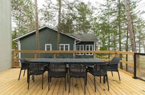 Wymbolwood Beach Cottage | Stunning Beachfront Cottage: Private Beach, Hot Tub