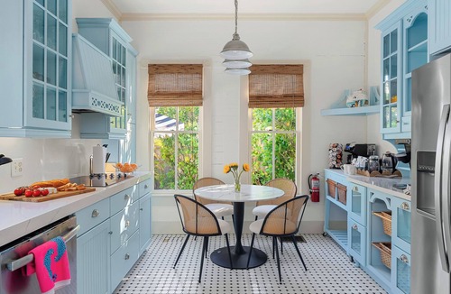 Bradenton House | Stunning Historic home, pool, grill , bar, 15 mins to AMI.