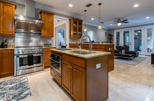 Virginia Park House | Stunning South Tampa 6 Bedroom House