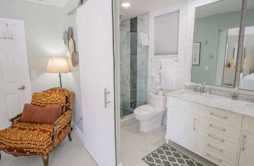 Whitfield House | Stunning & Spacious Pool Home in Sarasota!