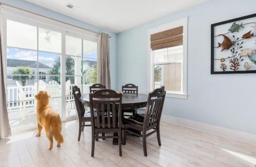 Windy Hill House | Stunning Townhome with North Beach Resort Access- Pools, Hot tubs, Pets Welcome