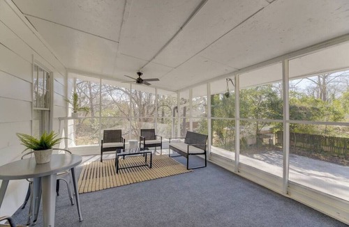 Earlewood Condo | Stylish 1 BR Apt | Mins to ZOO, USC & Ft Jackson