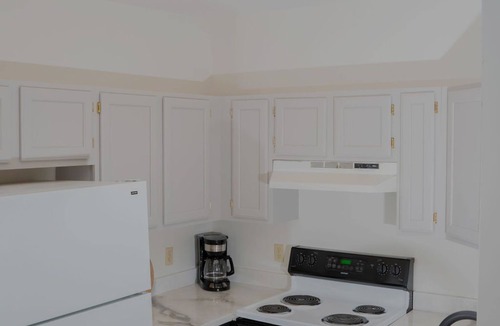 Poughkeepsie House | Stylish and spacious centrally located one bedroom apartment