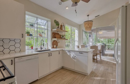 Braden River House | STYLISH HOME IN PRESTIGIOUS UNIVERSITY PARK COUNTRY CLUB