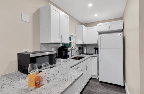Mango Groves Condo | Stylish/Open Studio w/Kitchen & Outdoor Space