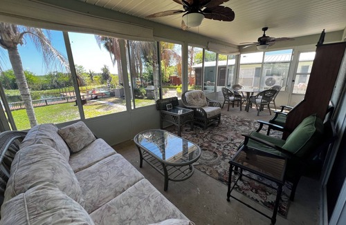 Hernando House | Sublime Sunrise lakefront Dock, FirePit Kayak fishing Boat&boat trailer Parking