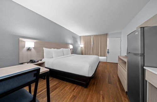 Daytona Beach Hotel | Suburban Studios Daytona Beach - Speedway