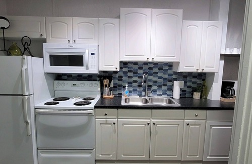 Courier City - Oscawana Apartment | Suite 2 - Casablanca of Hyde Park