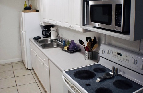 Courier City - Oscawana Apartment | Suite 4 - Casablanca of Hyde Park