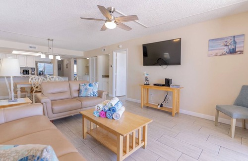 Indian Shores Condo | 🏖🏝SUMMER SPECIALS minivans at airports to use
