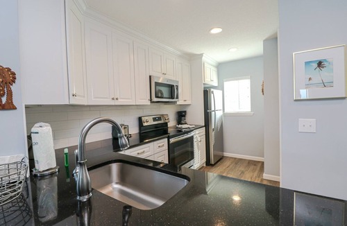 Crescent Beach Condo | Summerhouse 168-Fully Renovated Oceanfront Townhouse
