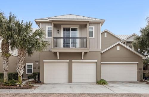 American Beach Apartment | Summerwoods 1903 condo