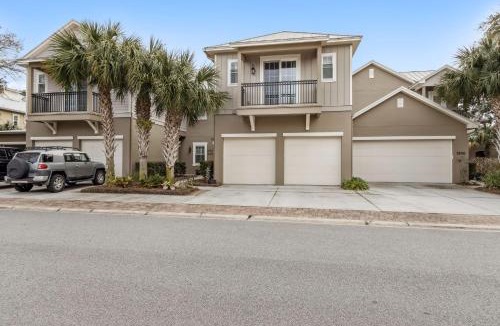 American Beach Apartment | Summerwoods 1903 condo
