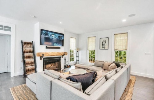 Springs House | Summit Harborside Spectacular