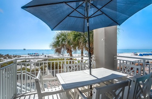 Madeira Beach House | Sun-drenched Townhome on beautiful Madeira Beach!