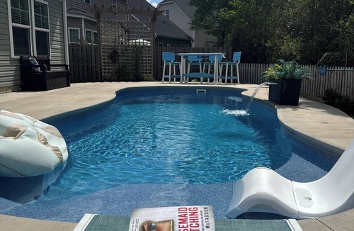 Wilmington House | Sun, Swim, Repeat – Near the Coast, A quaint Home w/Private Pool